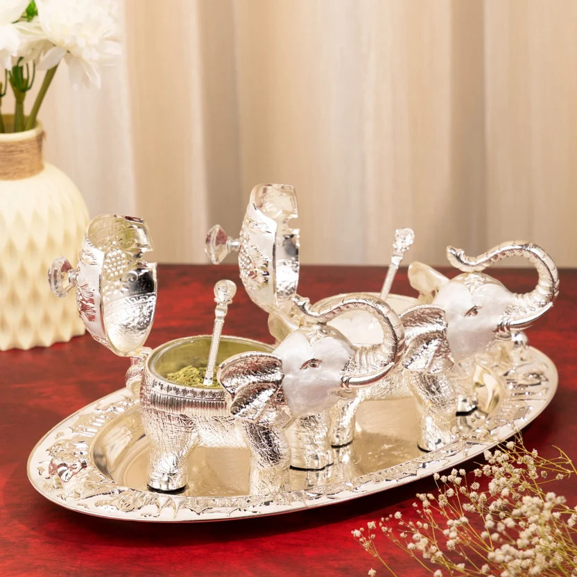 Luxury Banquet Setup Plates